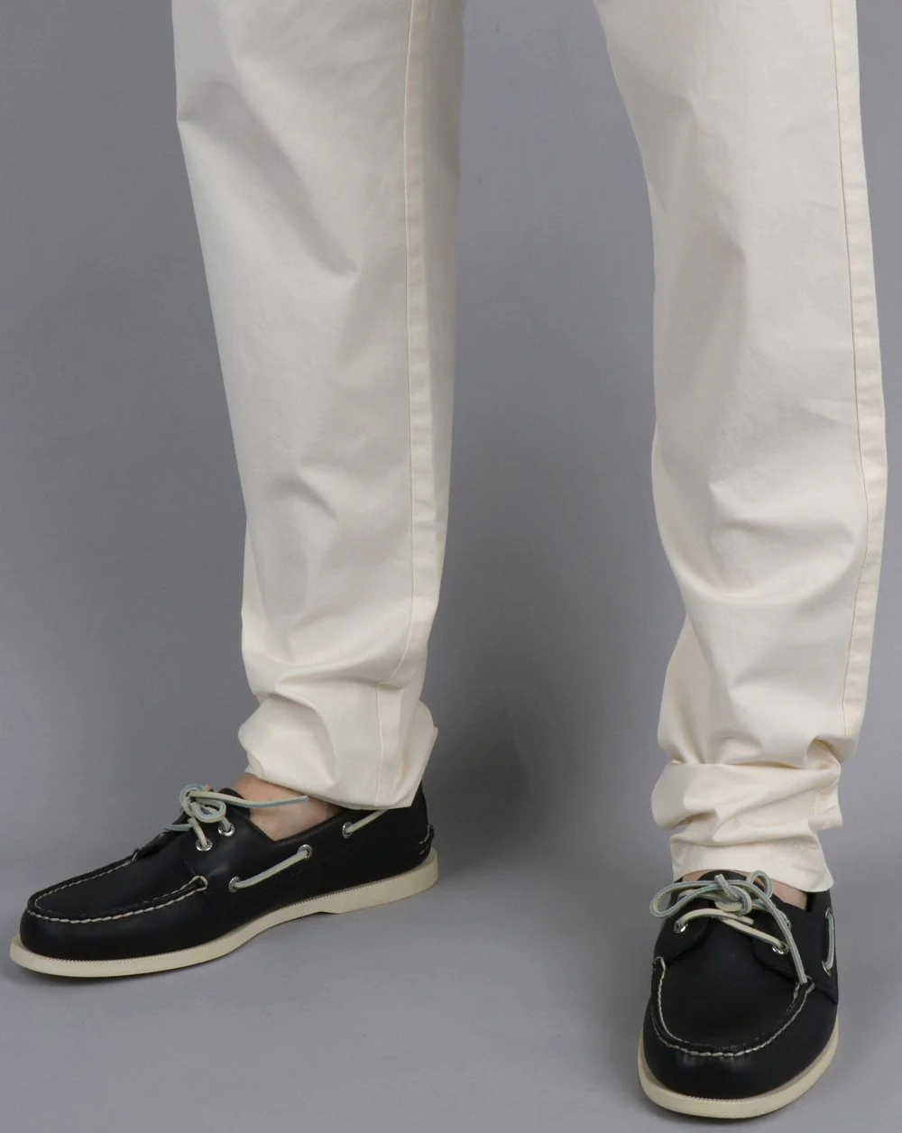 Gant – Schmale, sonnengebleichte Chinohose in Off-White - Image 3